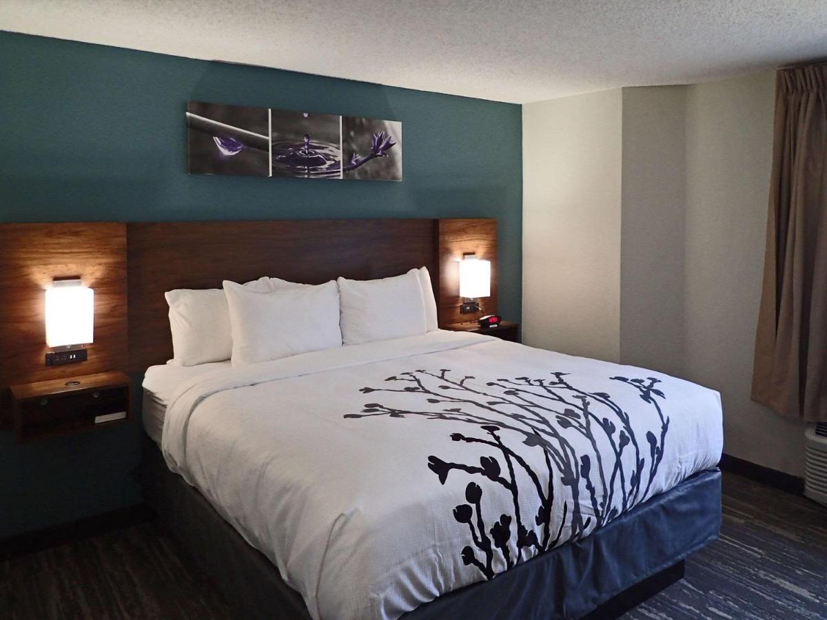 Red Roof Inn & Suites California MD - NAVAIR - image 7