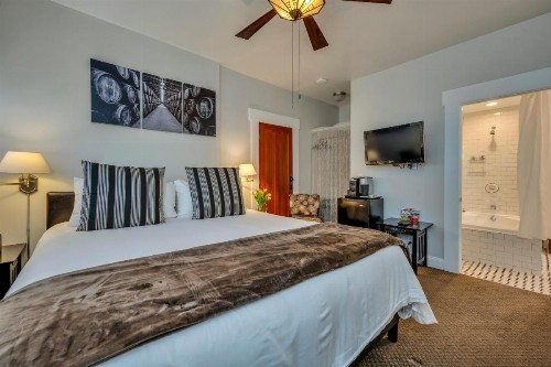 Craftsman Inn - image 13