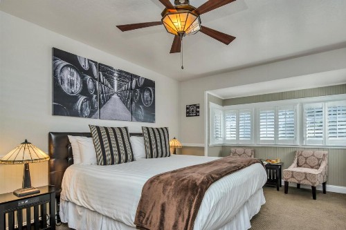 Craftsman Inn - image 3