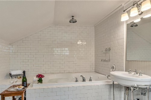 Craftsman Inn - image 8