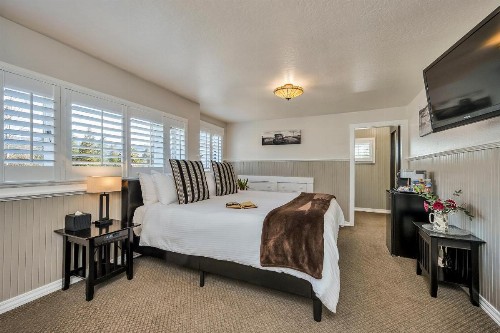 Craftsman Inn - image 9