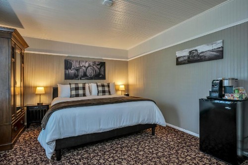 Calistoga Wine Way Inn - image 22