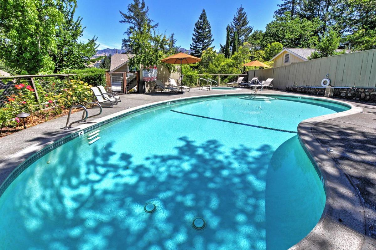 Luxury Calistoga Home w/Pool Hot Tub & Grill! - image 5