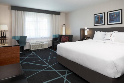 Fairfield Inn & Suites By Marriott Camarillo - image 12