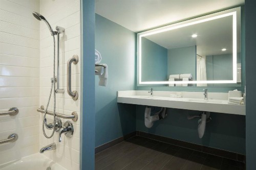 Fairfield Inn & Suites By Marriott Camarillo - image 14