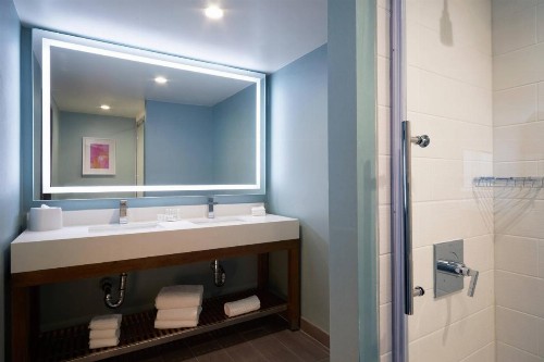 Fairfield Inn & Suites By Marriott Camarillo - image 16