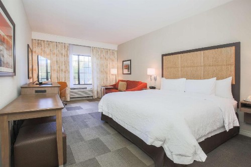 Hampton Inn & Suites Camarillo - image 18
