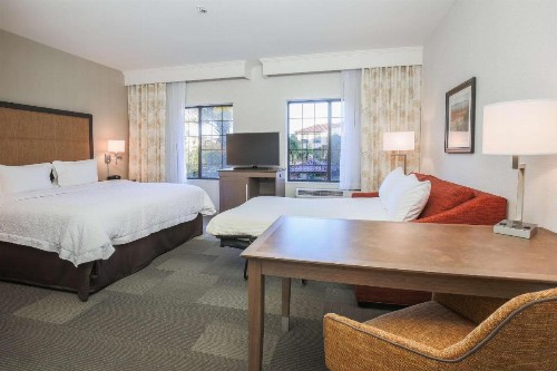 Hampton Inn & Suites Camarillo - image 41