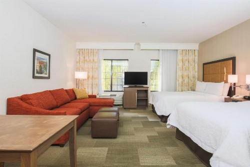 Hampton Inn & Suites Camarillo - image 43