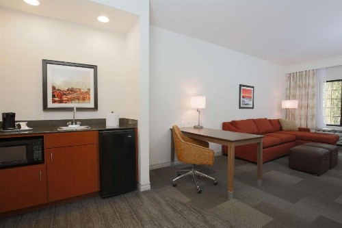 Hampton Inn & Suites Camarillo - image 47