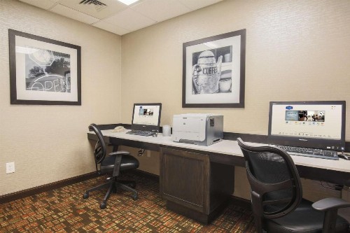 Hampton Inn & Suites Camarillo - image 48
