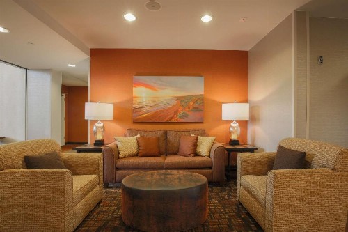 Hampton Inn & Suites Camarillo - image 5