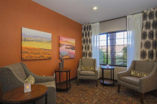 Hampton Inn & Suites Camarillo - image 6