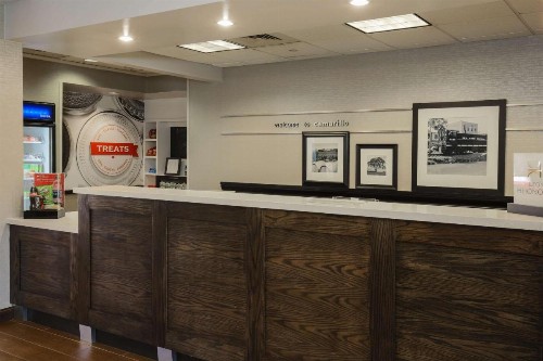 Hampton Inn & Suites Camarillo - image 7