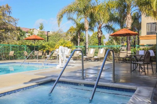 Hampton Inn & Suites Camarillo - image 8