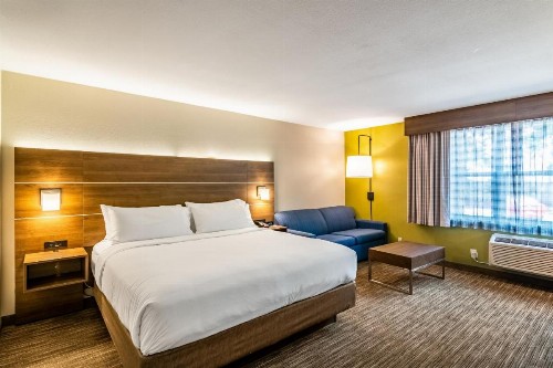 Holiday Inn Express & Suites Camarillo an IHG Hotel - image 15