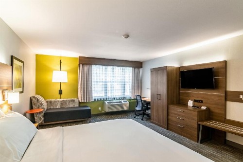 Holiday Inn Express & Suites Camarillo an IHG Hotel - image 26