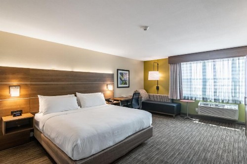 Holiday Inn Express & Suites Camarillo an IHG Hotel - image 31