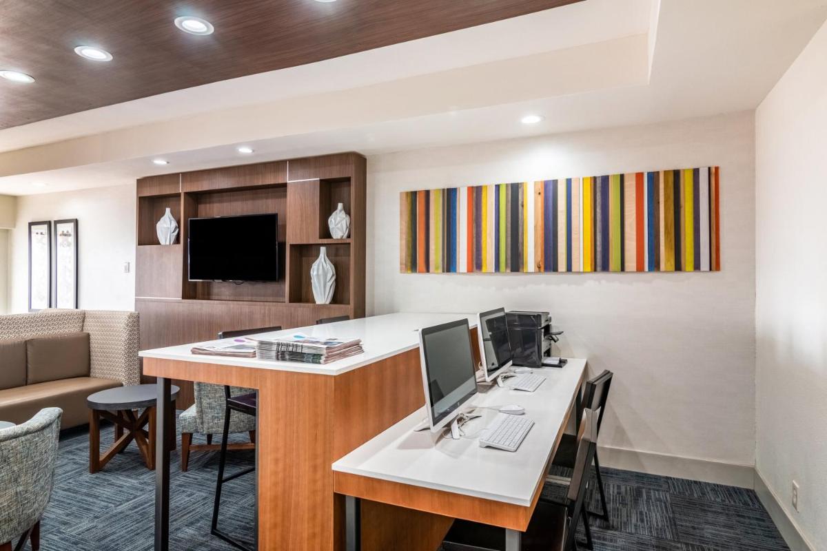 Holiday Inn Express & Suites Camarillo an IHG Hotel - image 6