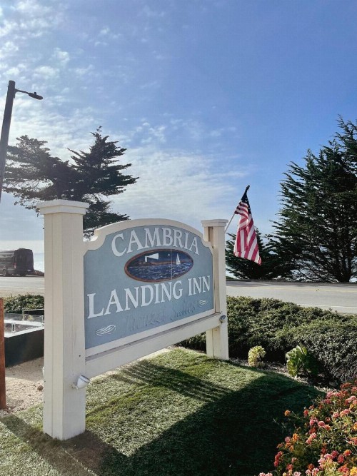 Cambria Landing Inn and Suites - image 21