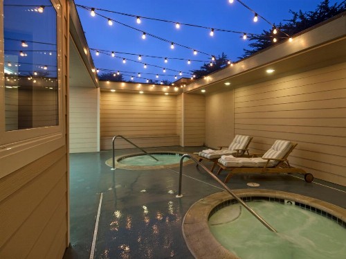 Cambria Landing Inn and Suites - image 40