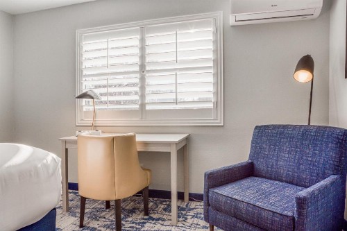 Creekside Inn Downtown - image 11