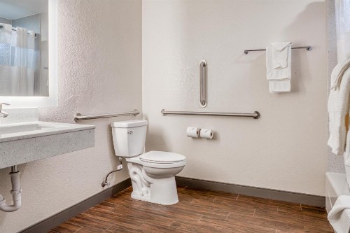 Creekside Inn Downtown - image 20