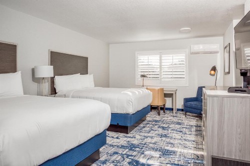 Creekside Inn Downtown - image 24