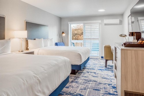 Creekside Inn Downtown - image 31