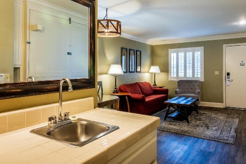 Cambria Pines Lodge - image 10