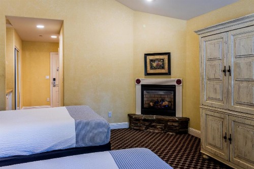 Cambria Pines Lodge - image 3