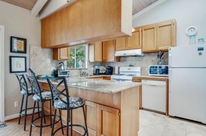 Pampered in Park Hill - image 9