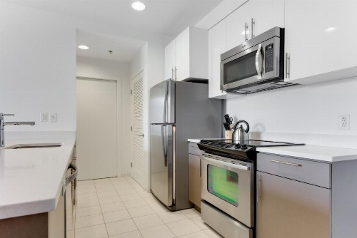 Global Luxury Suites at Kendall East - image 12
