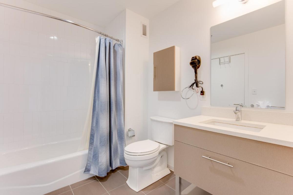 Global Luxury Suites at Kendall East - image 2