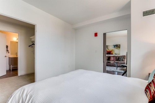 Global Luxury Suites at Kendall East - image 6