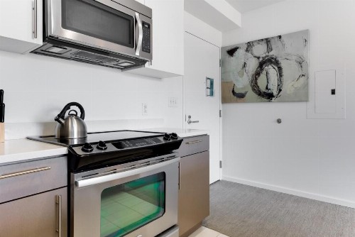 Global Luxury Suites at Kendall East - image 9