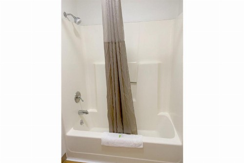 OYO Hotel Cameron - image 18