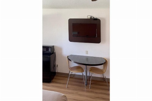 OYO Hotel Cameron - image 19