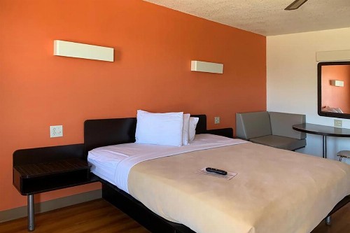 OYO Hotel Cameron - image 6