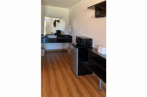 OYO Hotel Cameron - image 8