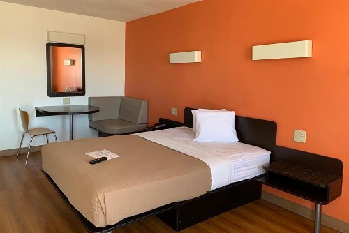 OYO Hotel Cameron - image 9