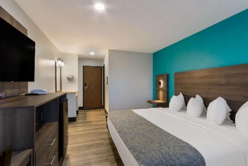 Copper Canyon Inn - image 11