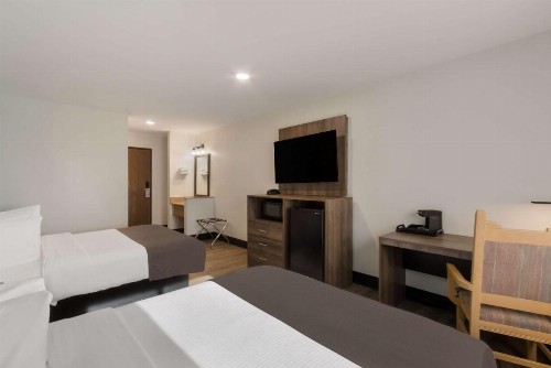 Copper Canyon Inn - image 12