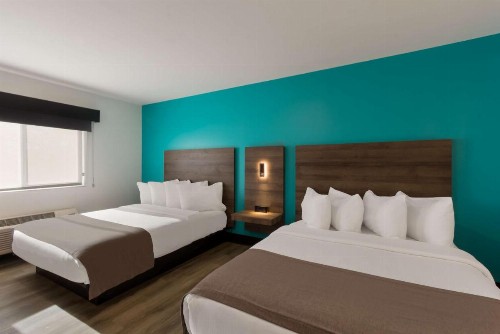 Copper Canyon Inn - image 20