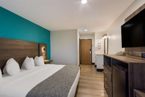 Copper Canyon Inn - image 22
