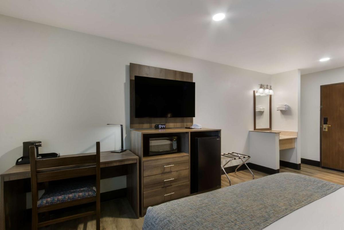 Copper Canyon Inn - image 3