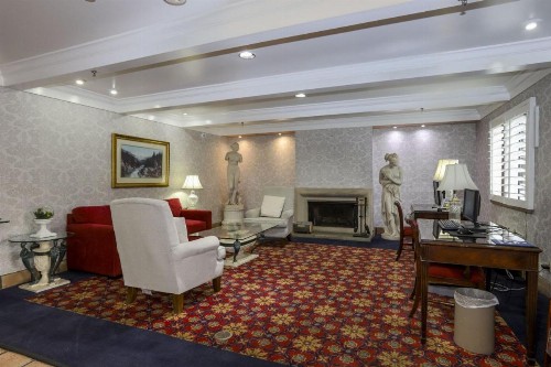 Campbell Inn Hotel - image 21