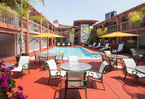 Campbell Inn Hotel - image 24