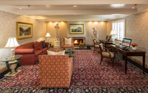 Campbell Inn Hotel - image 25