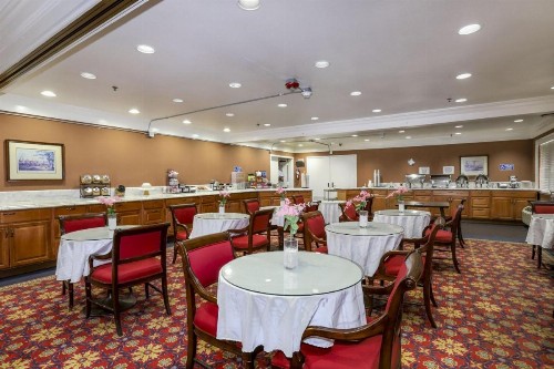 Campbell Inn Hotel - image 29